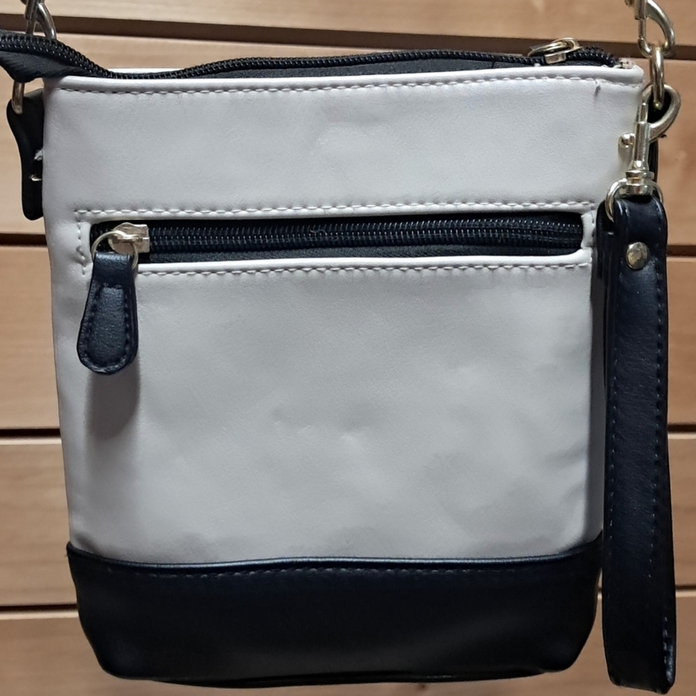 Stone Mountain Crossbody Bag - Picture 3 of 7